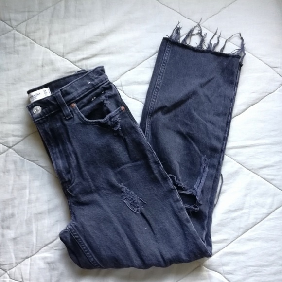 ABERCROMBIE & FITCH The 90's Straight Ultra High Rise Distressed Fray Hem 00 W24 - Picture 4 of 6